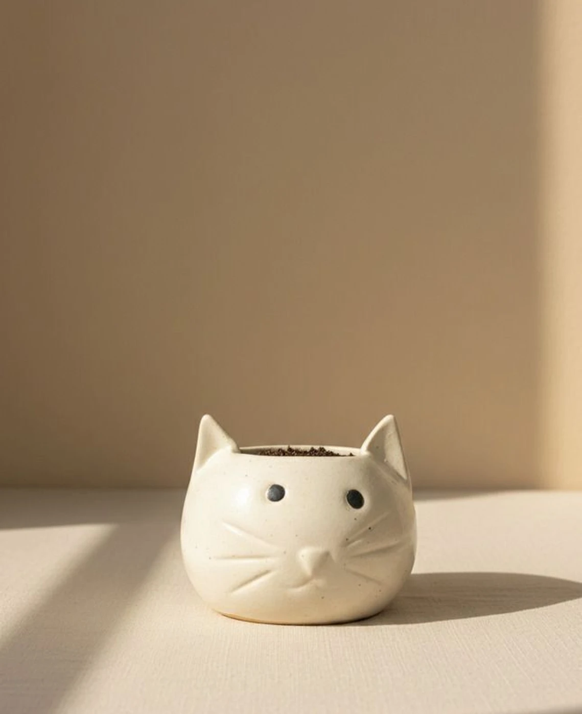 Cat face Mini Ceramic Planter/Pot for Succulent & Mini Plants, Eco Friendly, Decorative table Top Planter for Home, Office and Kids Room Décor, Gift for Every Occasion